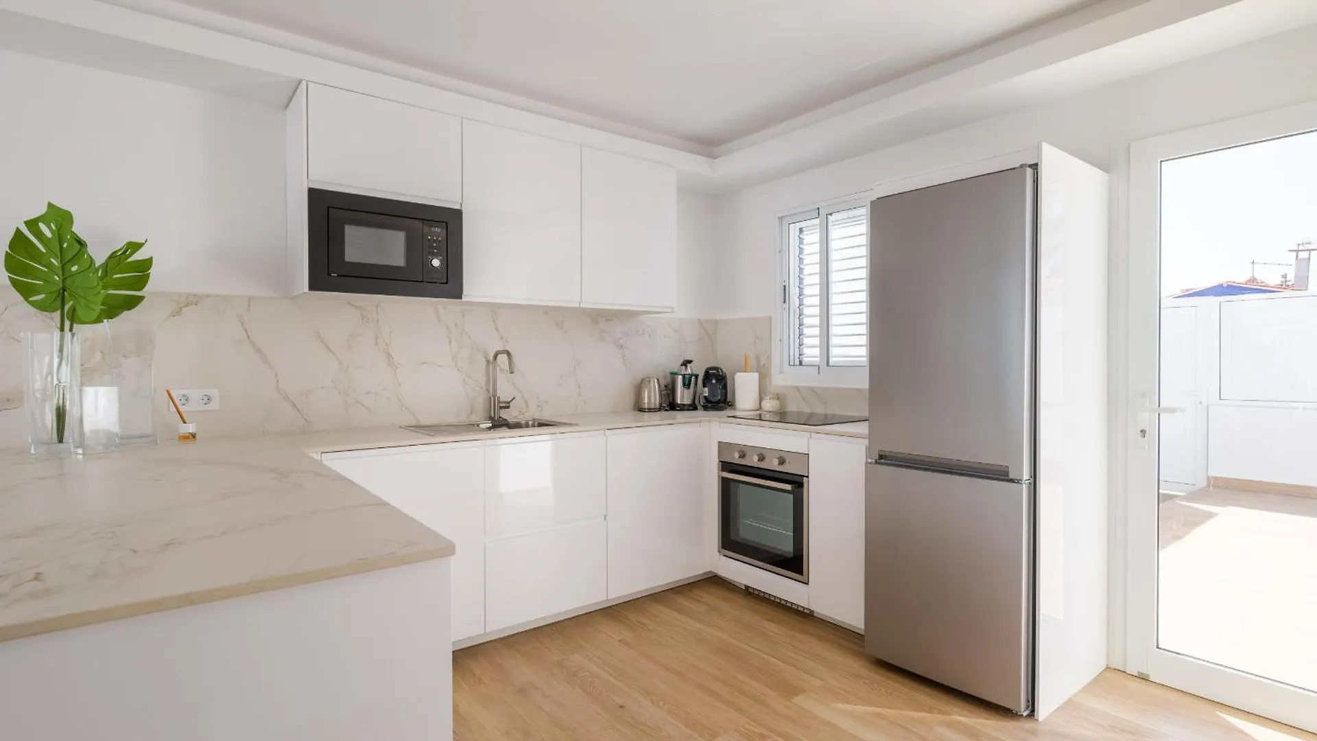 Seaside Home Playa Del Ingles Refurbished In 2024 San Bartolome de Tirajana  Holiday home San Bartolome de Tirajana (Gran Canaria)