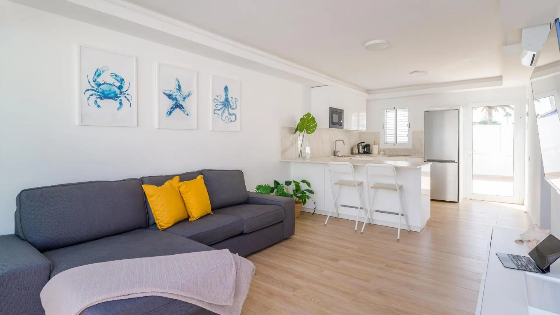 Seaside Home Playa Del Ingles Refurbished In 2024 San Bartolome de Tirajana  San Bartolome de Tirajana (Gran Canaria)