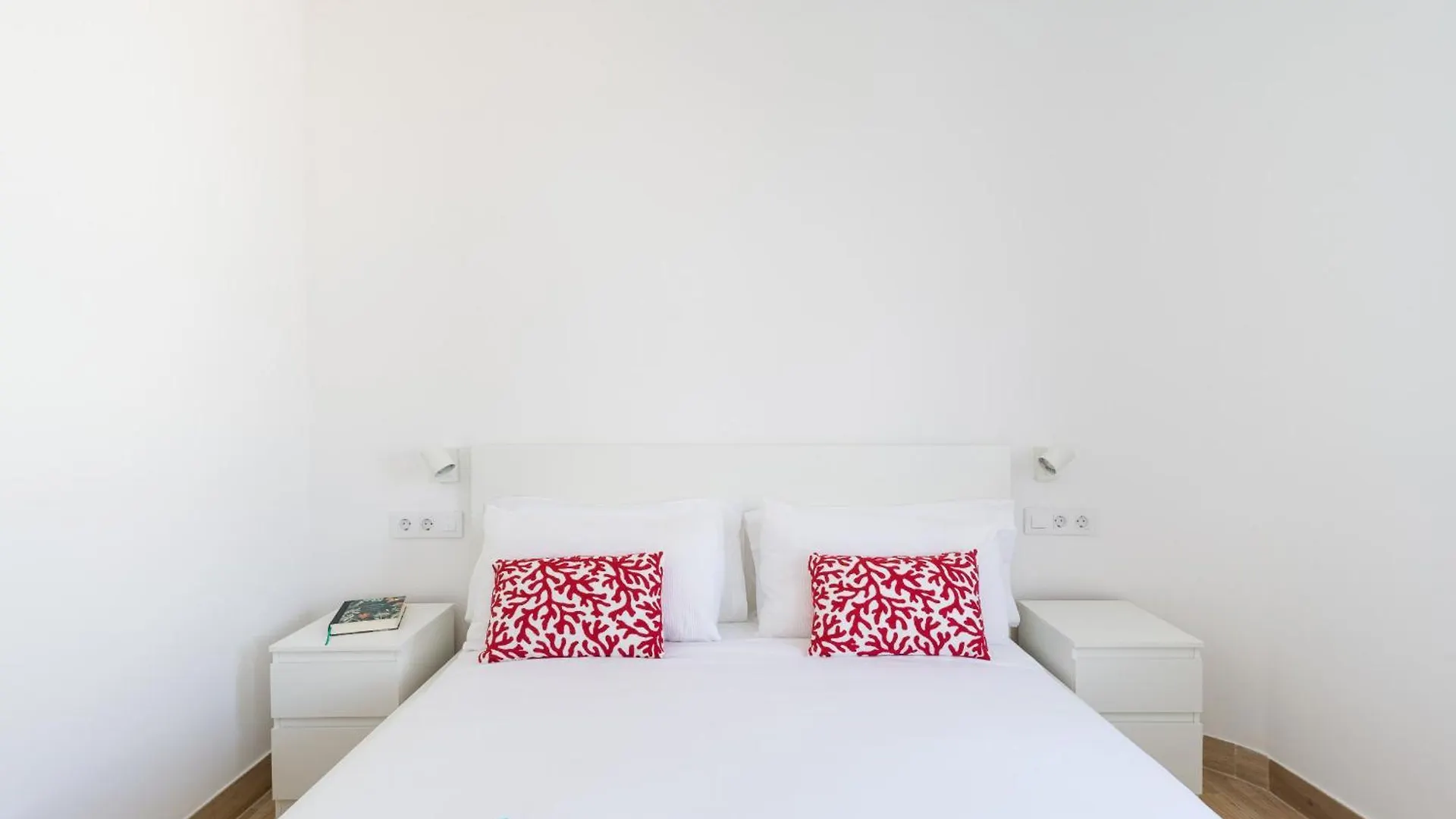 Seaside Home Playa Del Ingles Refurbished In 2024 San Bartolome de Tirajana  San Bartolome de Tirajana (Gran Canaria)
